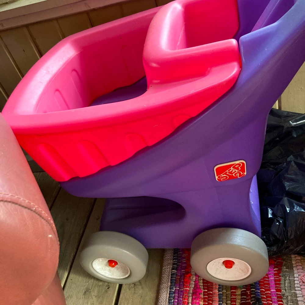 Vintage Shopping Cart Step2 pink/purple Fantastic condition, mostly used inside